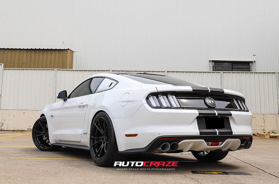 FORD MUSTANG SF06 SATIN BLACK